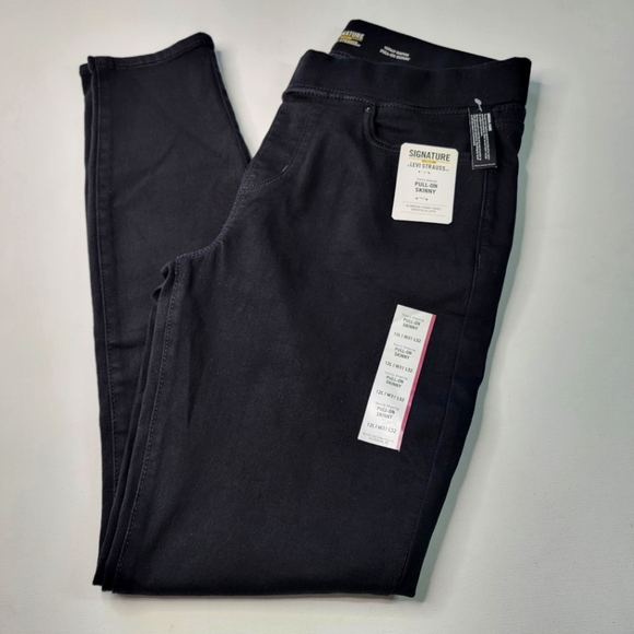 Signature by Levi Strauss & Co. Gold Label Totally Shaping Pull-on Skinny Jeans - Picture 2 of 11